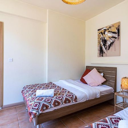 Celine'S 2 Bedrooms Apartment In Larnaca Center Extérieur photo