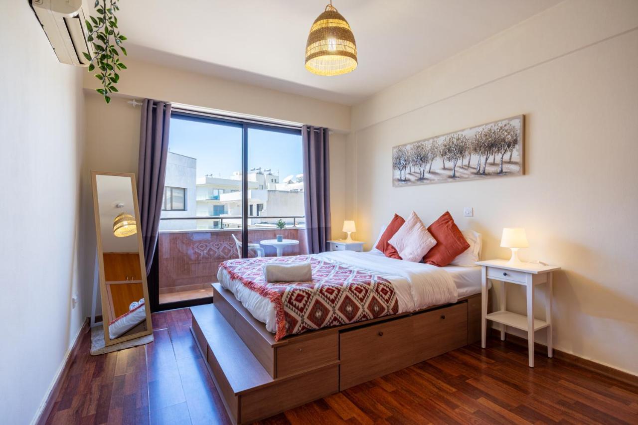 Celine'S 2 Bedrooms Apartment In Larnaca Center Extérieur photo