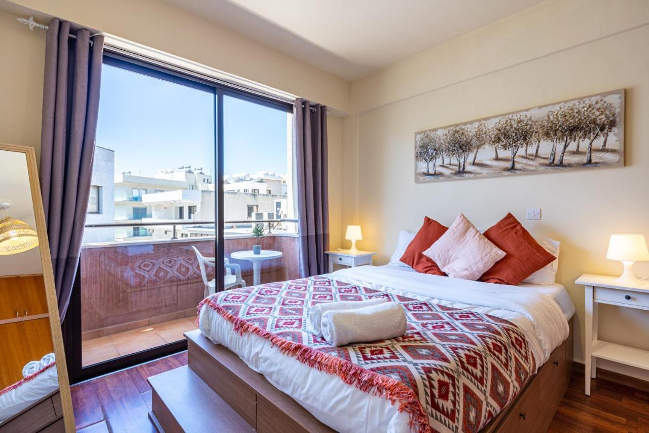 Celine'S 2 Bedrooms Apartment In Larnaca Center Extérieur photo