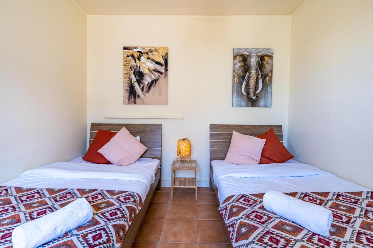 Celine'S 2 Bedrooms Apartment In Larnaca Center Extérieur photo
